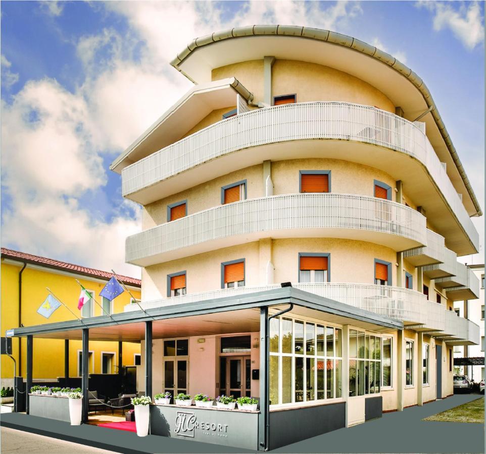 Hotel Hc Resort Lignano Lignano Sabbiadoro Eksteriør bilde